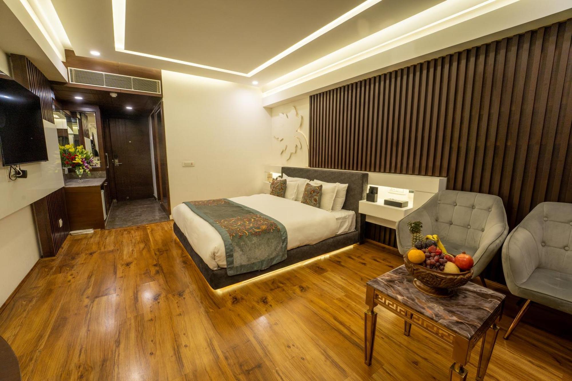 Hotel Snowland, Srinagar Экстерьер фото