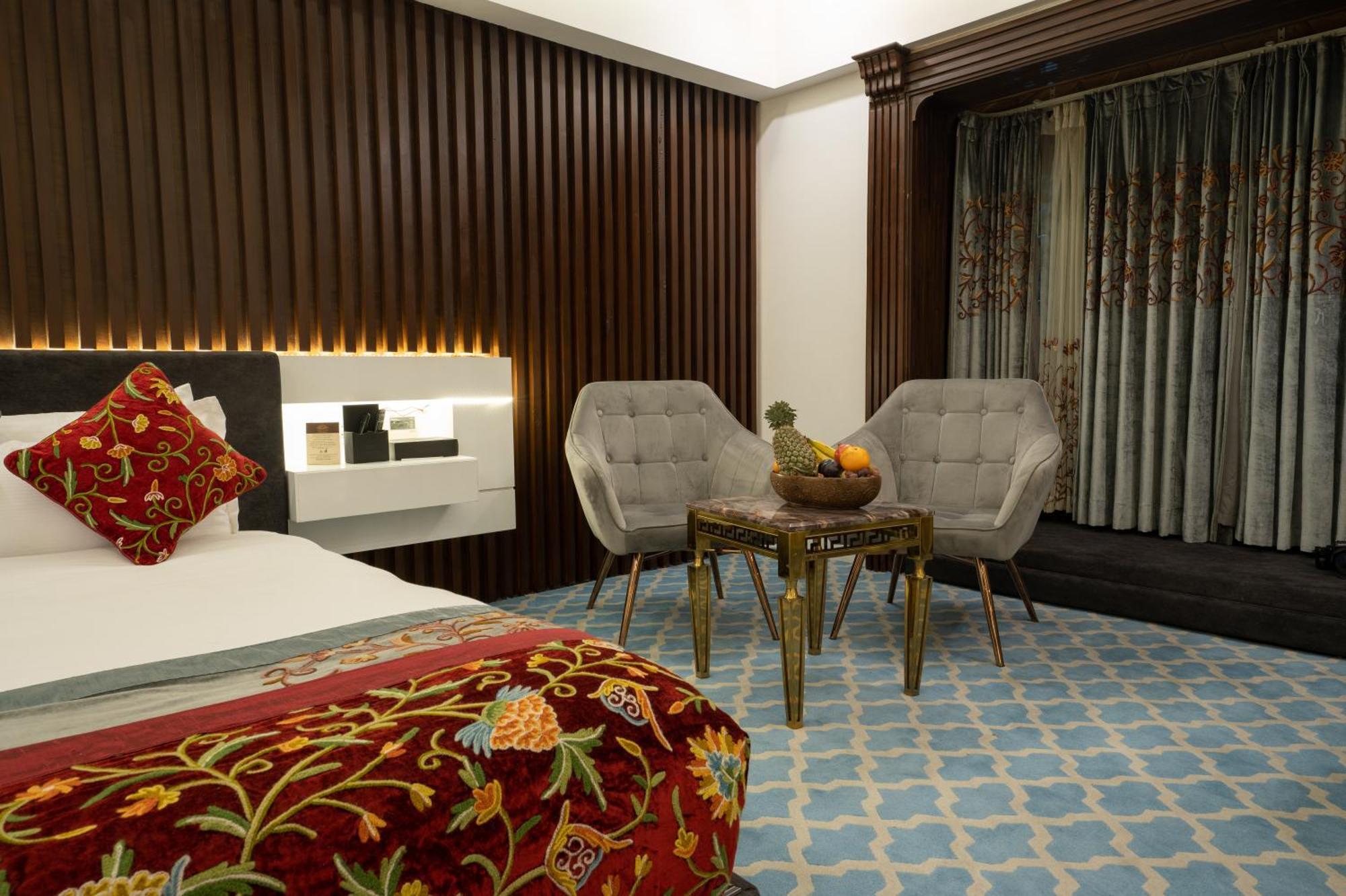 Hotel Snowland, Srinagar Экстерьер фото