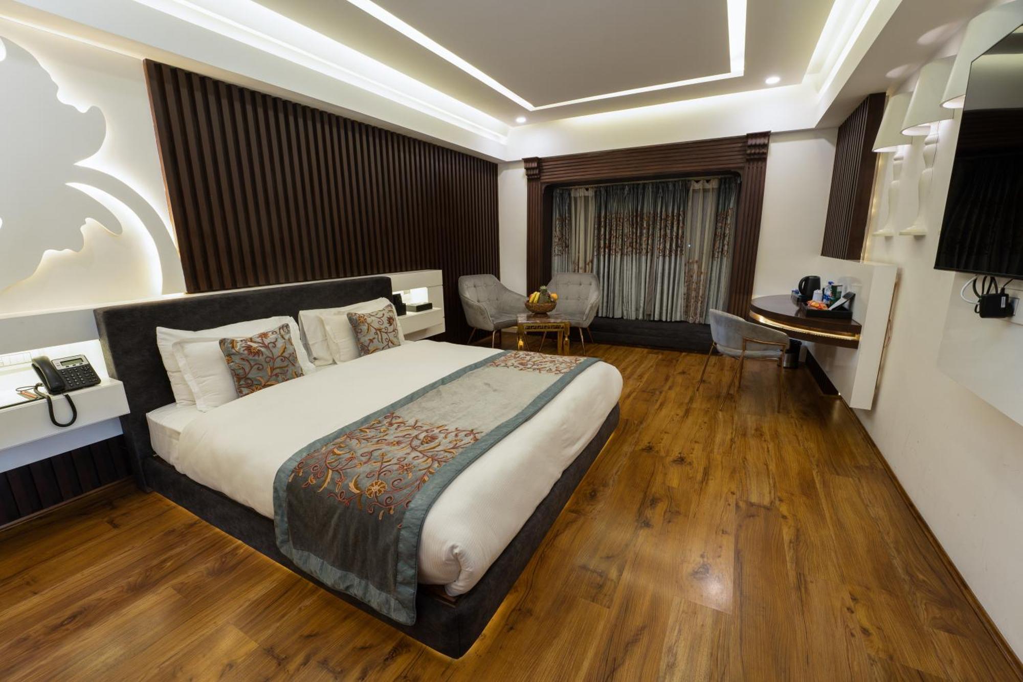 Hotel Snowland, Srinagar Экстерьер фото