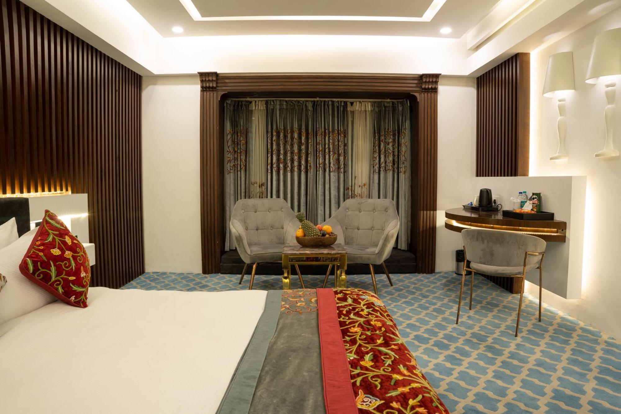 Hotel Snowland, Srinagar Экстерьер фото