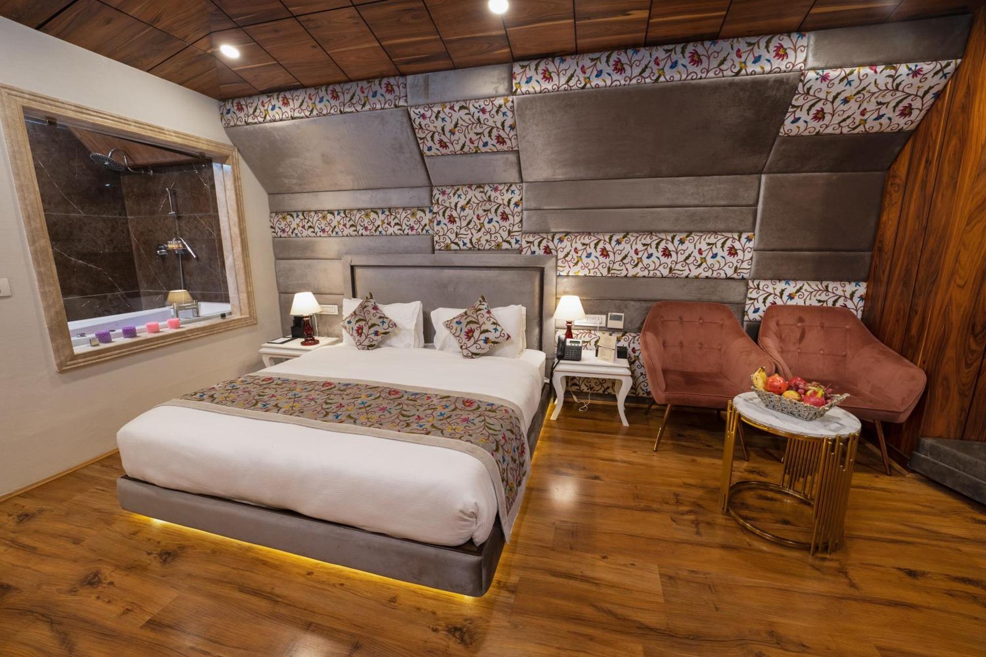 Hotel Snowland, Srinagar Экстерьер фото